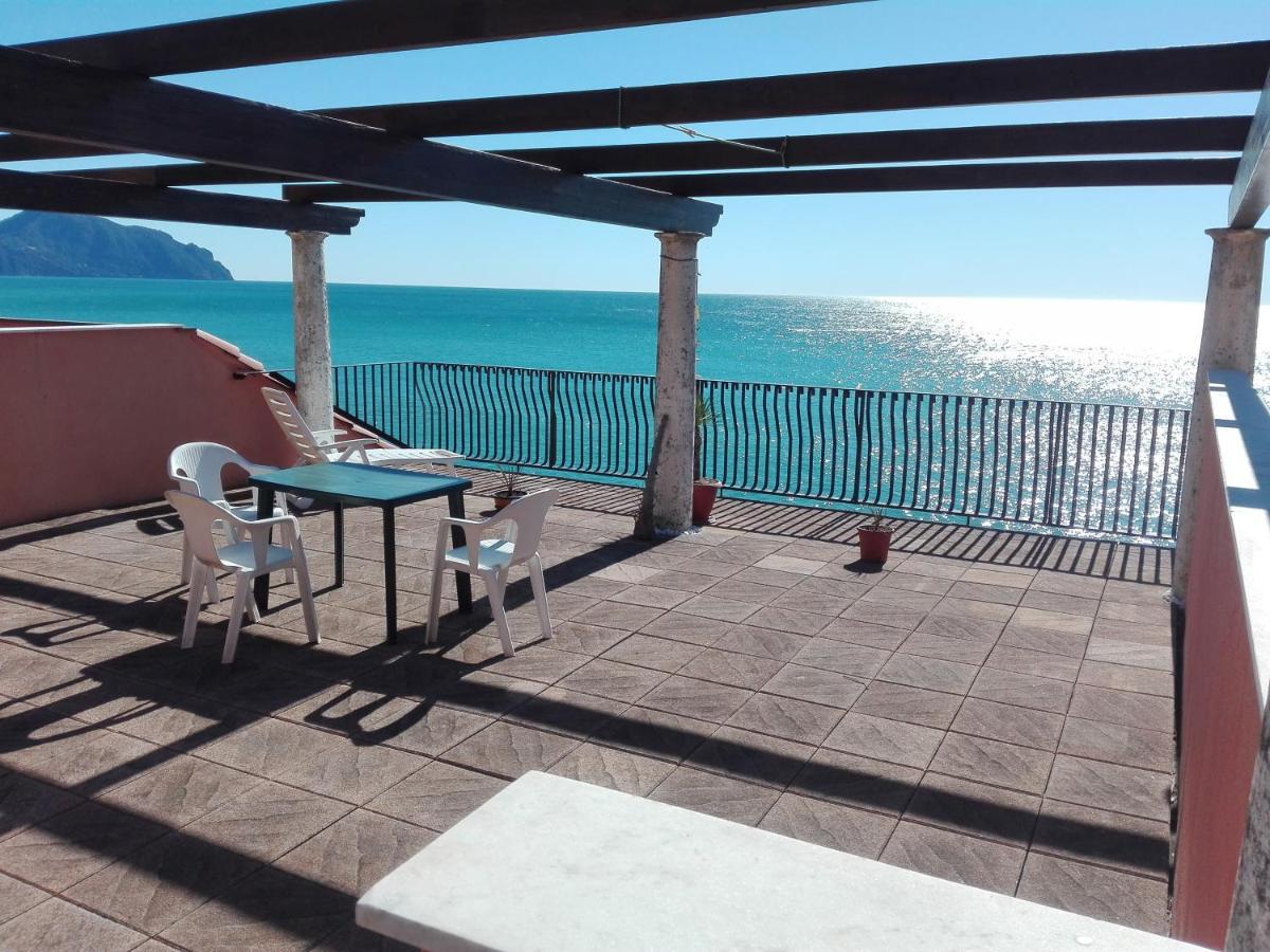 Un Tuffo In Mare Apartment Генуа Екстериор снимка